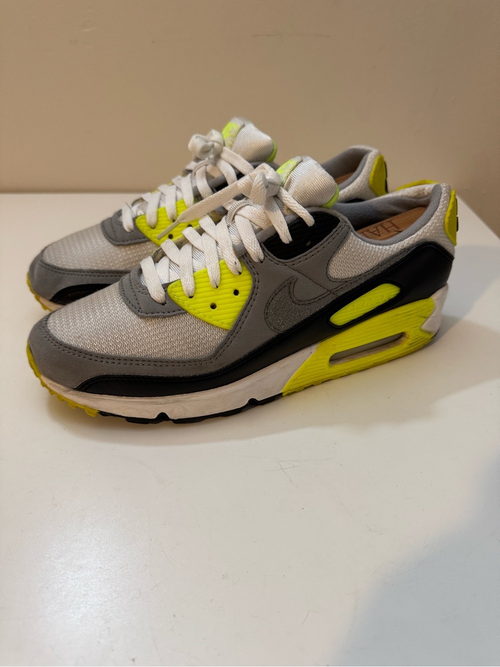 Nike Air Max 90 Men’s Sneaker - Gray/Black/Volt Lace-Up / Men’s US 9